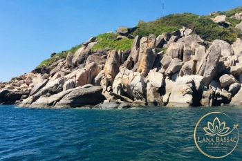 Binh Hung Island thumb
