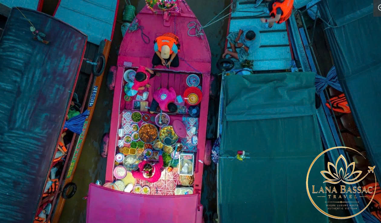 Floating market